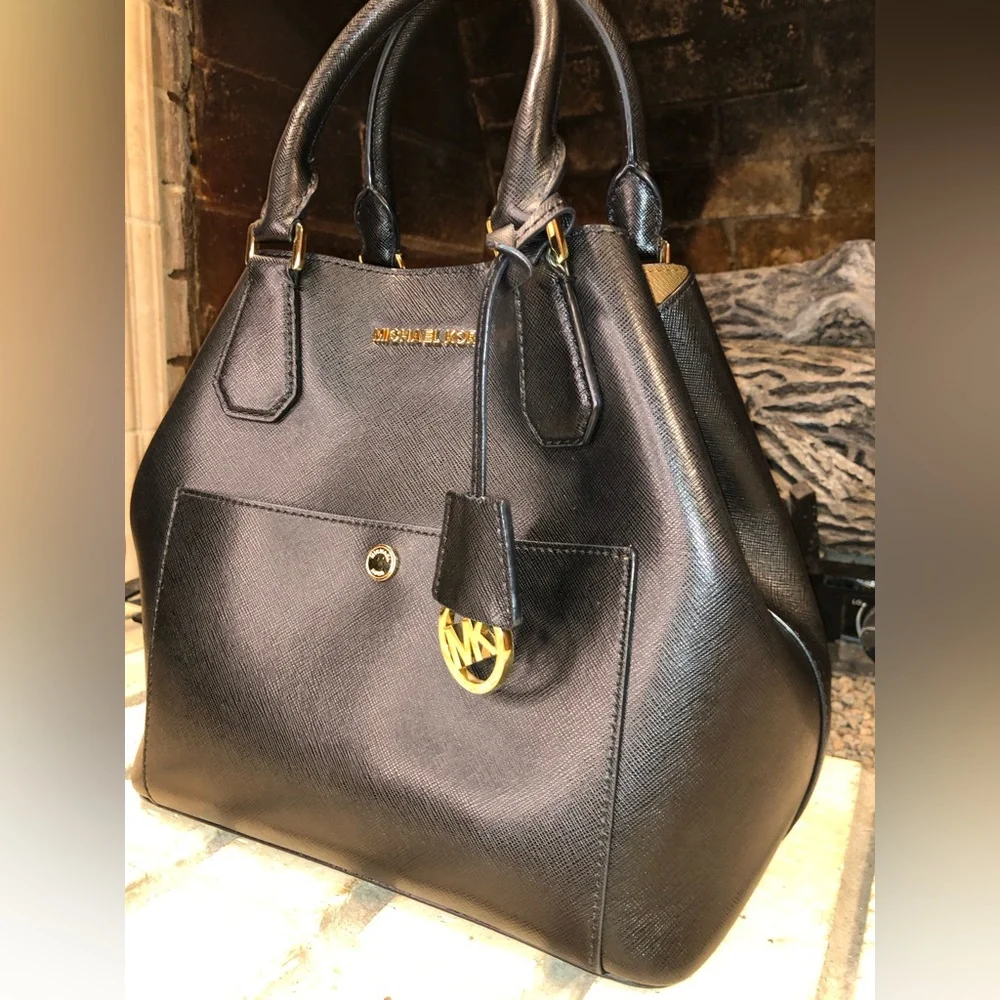 💥Moving to @the_bag_guy💥Michael Kors - Greenwich Large Saffiano Leather Tote - Picture 13 of 15